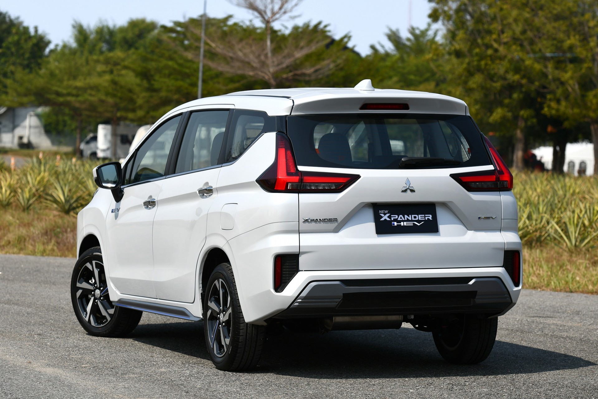 Mitsubishi Xpander ra mắt phiên bản HEV tiết kiệm nhiên liệu