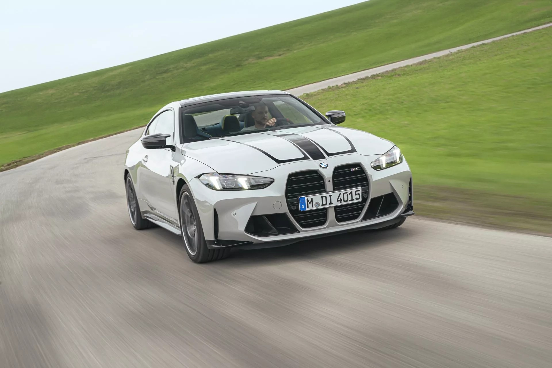 BMW M4 2025 ra mắt, nâng cấp nội thất và tăng thêm mã lực