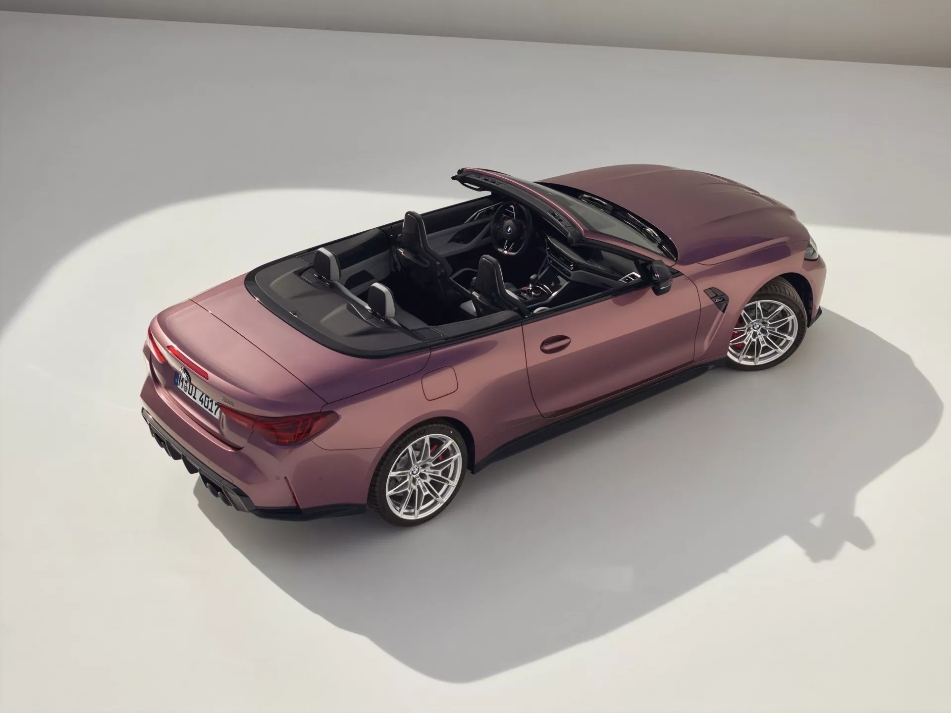 BMW M4 2025 ra mắt, nâng cấp nội thất và tăng thêm mã lực