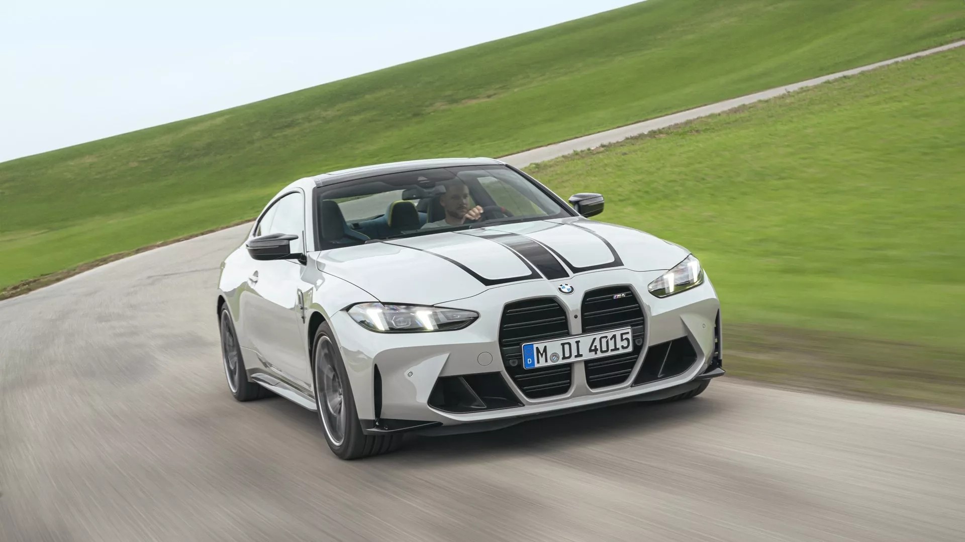BMW M4 2025 nâng cấp nội thất, tăng thêm mã lực
