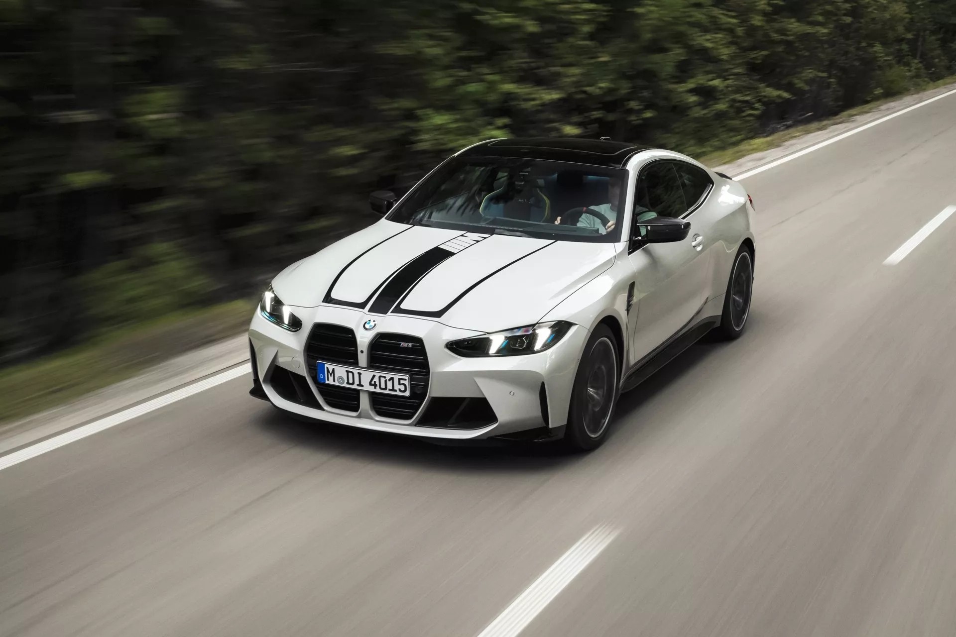 BMW M4 2025 ra mắt, nâng cấp nội thất và tăng thêm mã lực