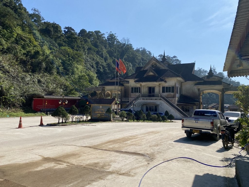 du lịch lào