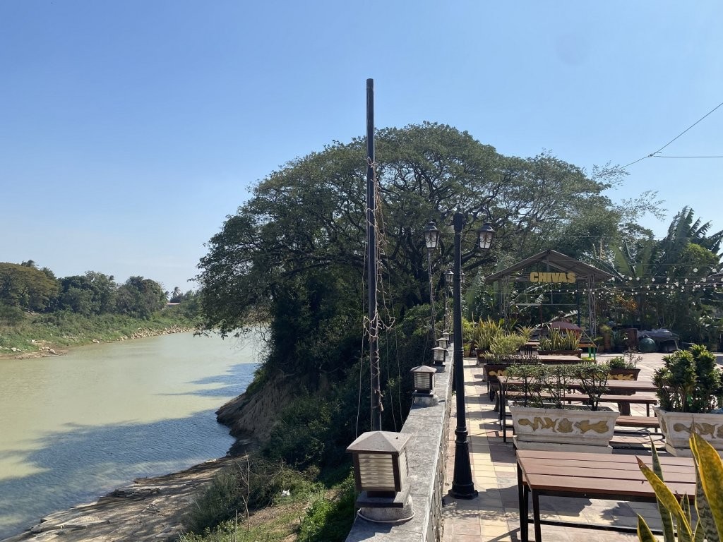 du lịch lào