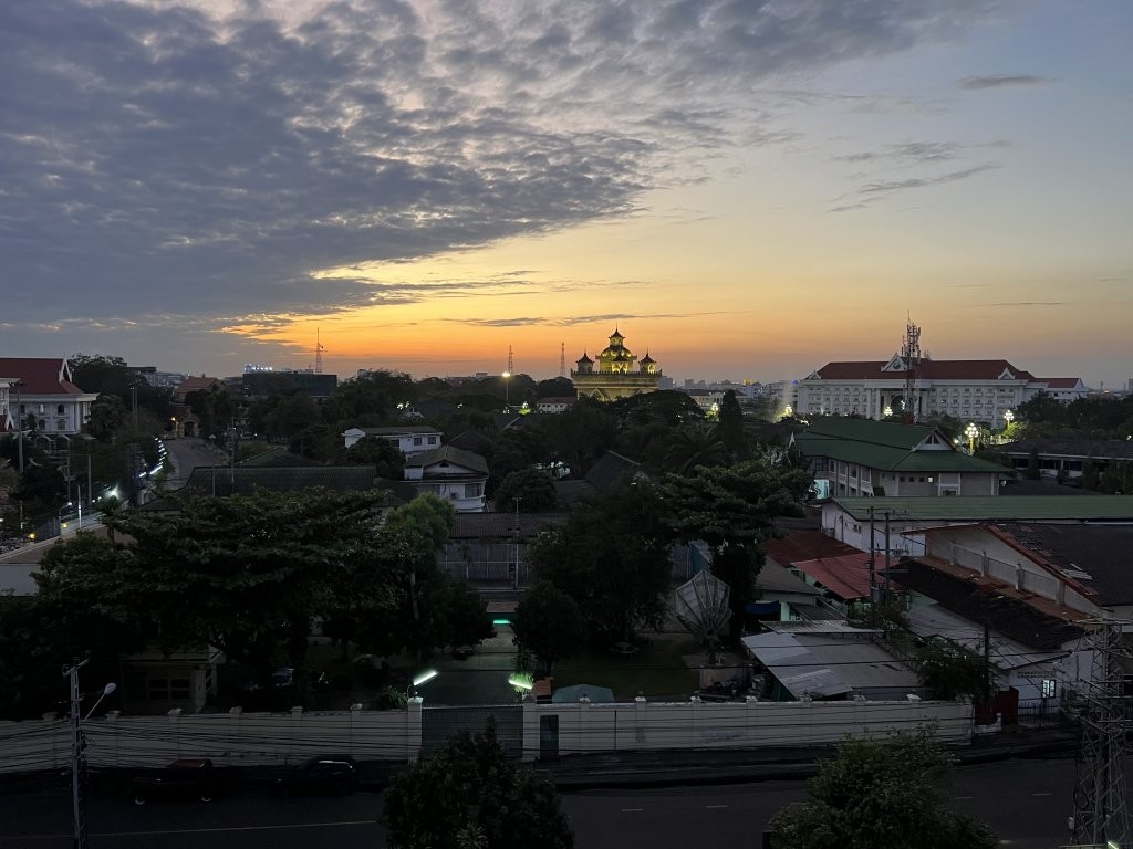 du lịch lào