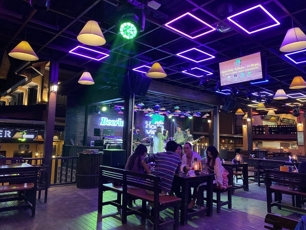 Ofer kể chuyện du lịch Lào bằng xe ô tô nhân dịp Tết Nguyên đán (2) Ofer kể chuyện du lịch Lào bằng xe ô tô nhân dịp Tết Nguyên đán (2)