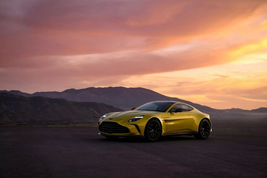 Aston Martin Vantage 2025: Chiếc xe thể thao tập trung vào người lái nhất từ trước đến nay