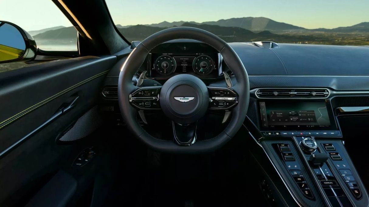 Aston Martin Vantage 2025: Chiếc xe thể thao tập trung vào người lái nhất từ trước đến nay