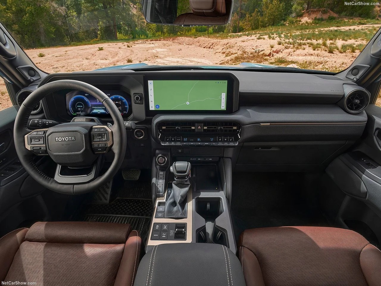 Toyota Land Cruiser Prado 2024 sẽ bán tại Việt Nam vào tháng 7