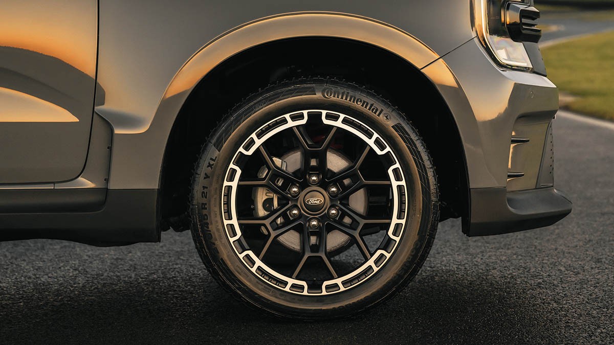 Ford Ranger MS-RT: Mẫu bán tải phong cách xe đua