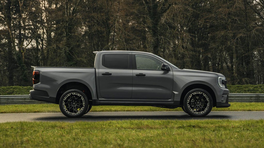 Ford Ranger MS-RT: Mẫu bán tải phong cách xe đua