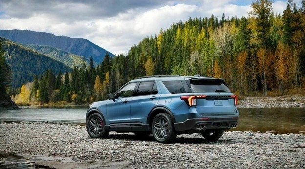 Cận cảnh Ford Explorer 2025 vừa ra mắt, có thêm tính năng lái bán tự động