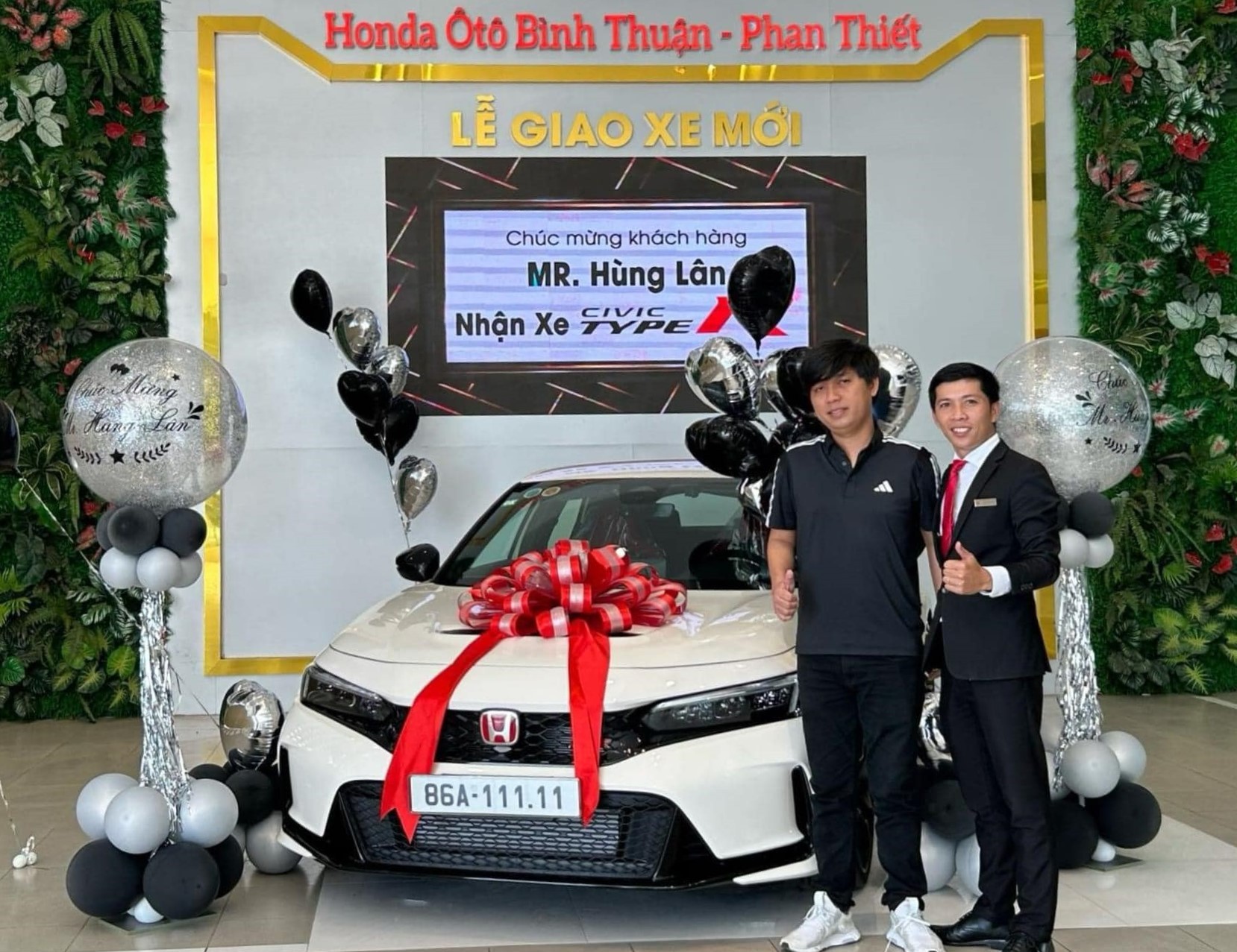 Dân chơi Bình Thuận 'tậu' Honda Civic Type R đeo biển số 5 quý 1