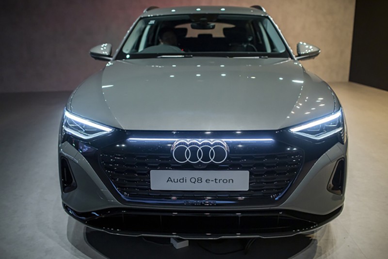 Xe điện Audi Q8 e-tron 2024 sắp ra mắt Việt Nam với giá dự kiến 3,8 tỷ đồng