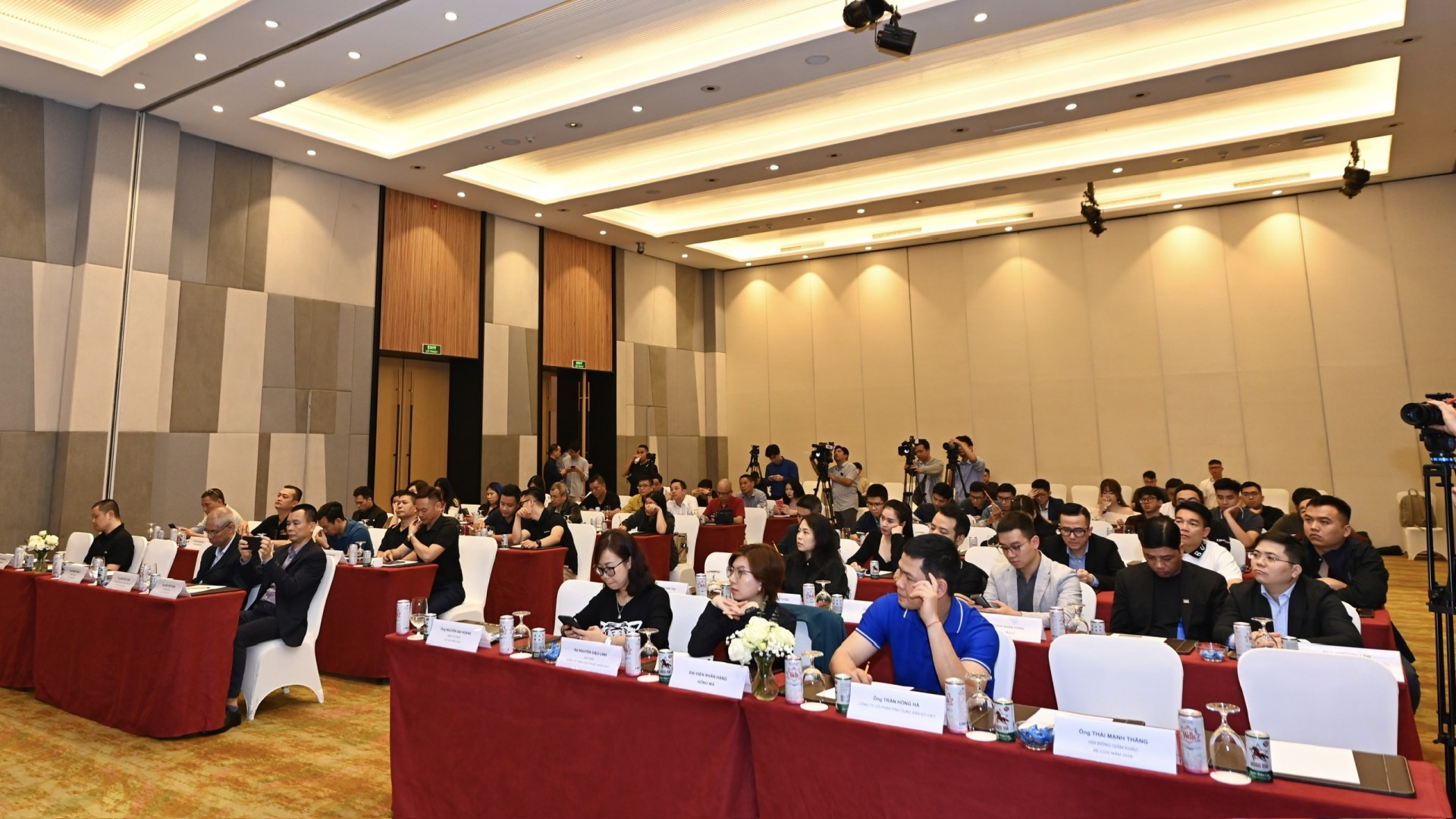 Hỏi đáp XE CỦA NĂM 2024