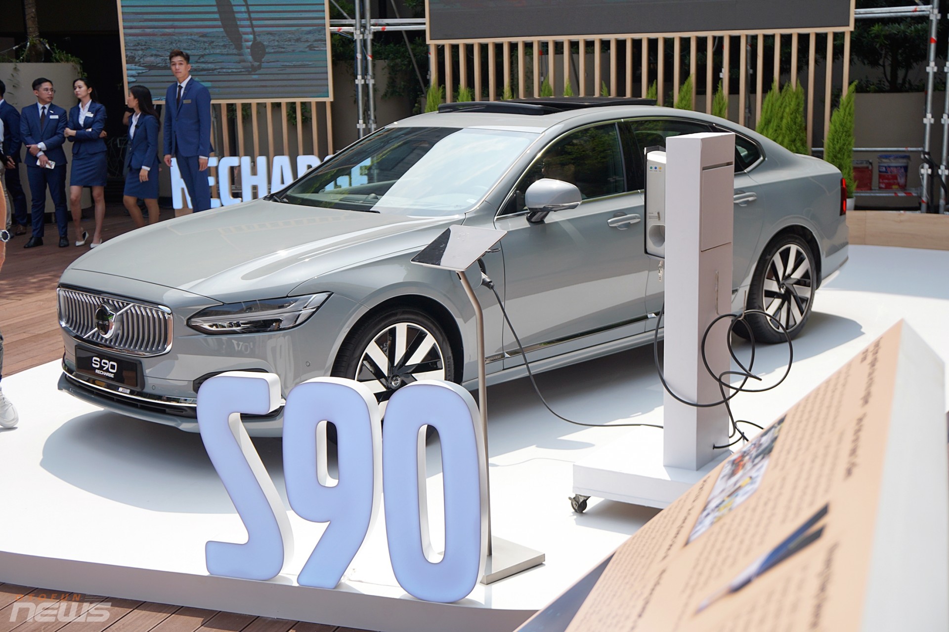 Volvo S90 Recharge ra mắt khách hàng Việt với giá 2,89 tỷ đồng