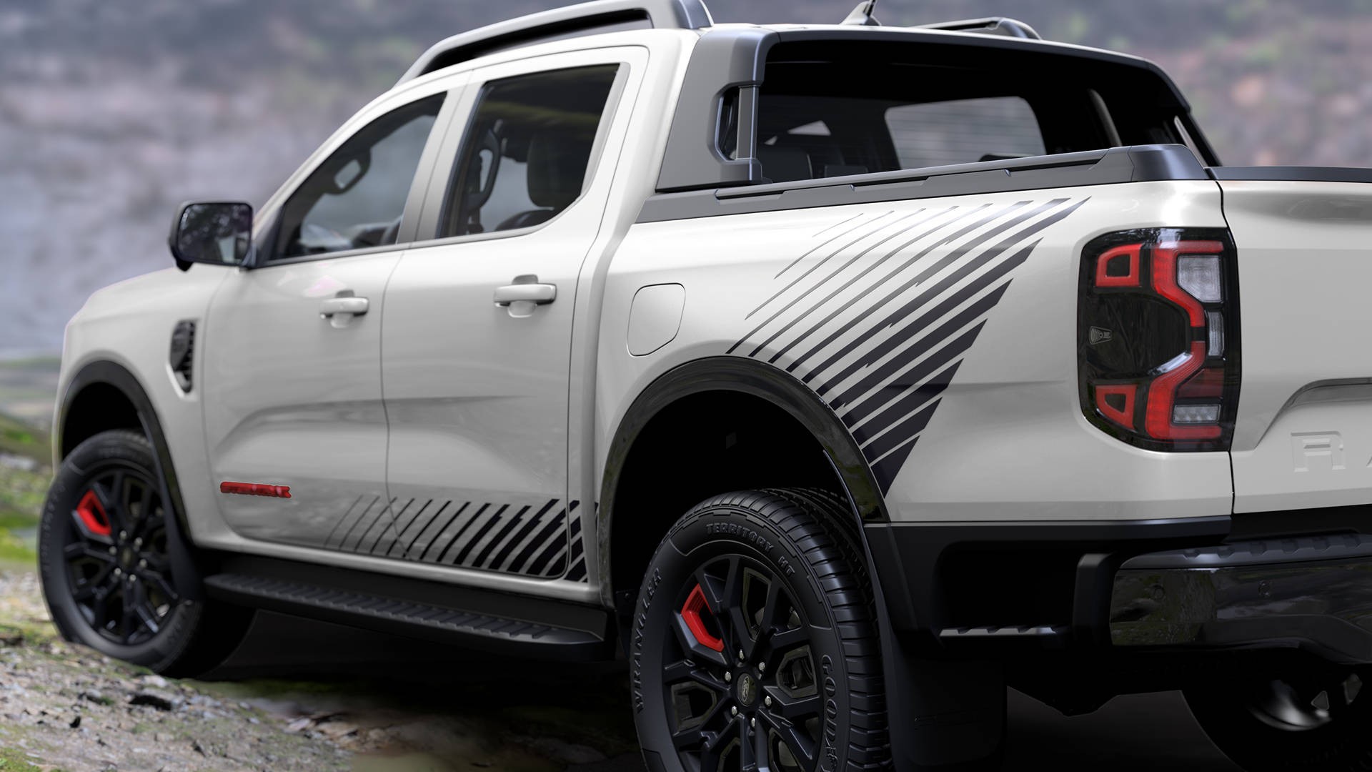 Ford ra mắt bộ đôi Ranger Stormtrak và Everest Platinum tại Việt Nam