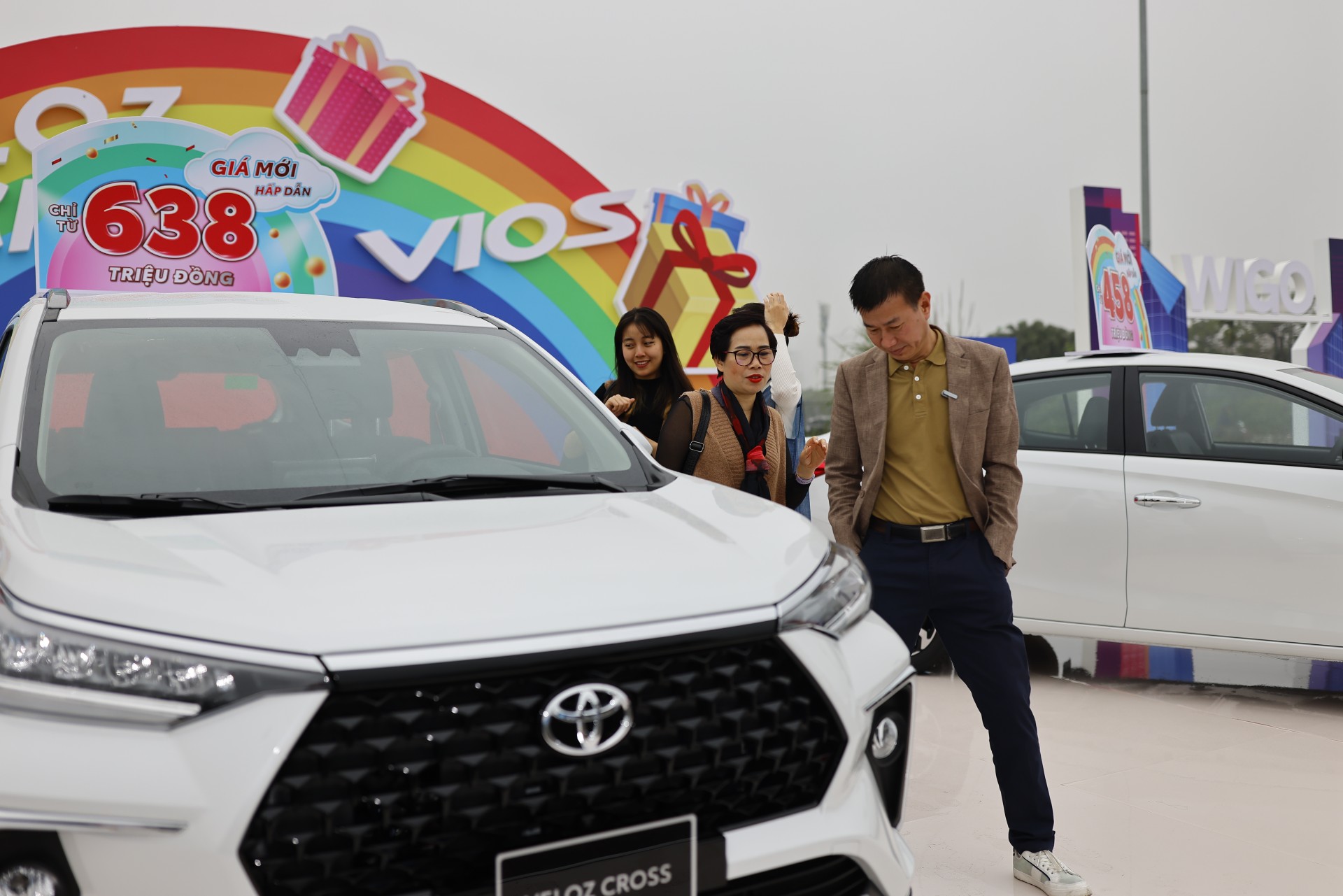 Toyota Carnival chiêu đãi khách hàng tham quan với nhiều hoạt động thú vị