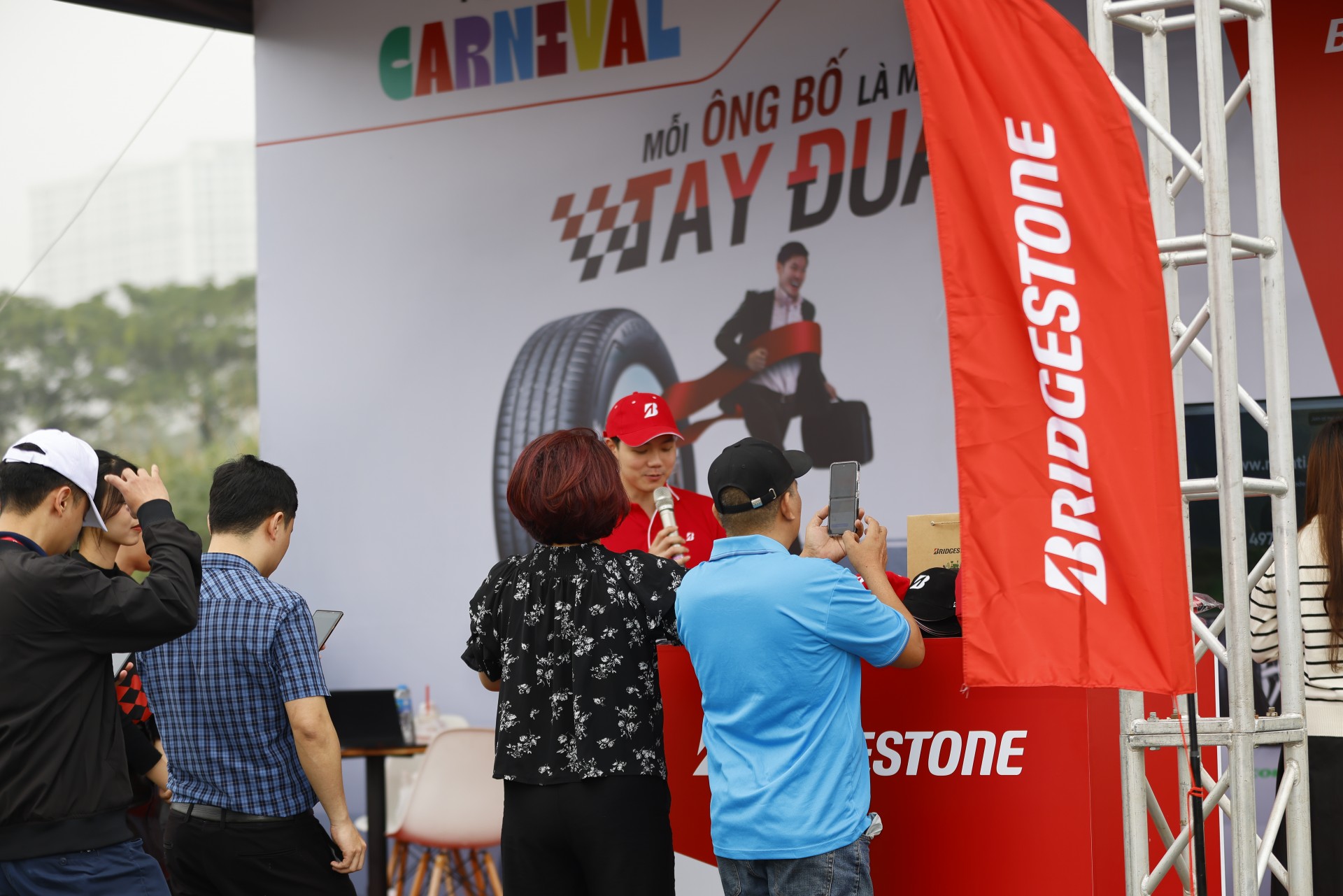 Toyota Carnival chiêu đãi khách hàng tham quan với nhiều hoạt động thú vị