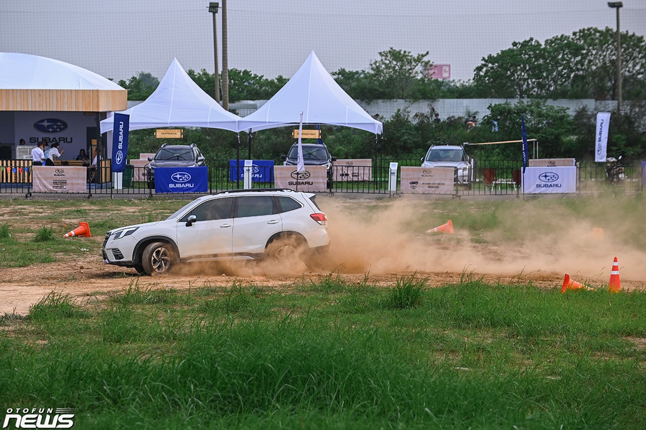 Cùng Subaru Forester lội nước, đi vách nghiêng, leo dốc cao tại thủ đô Hà Nội