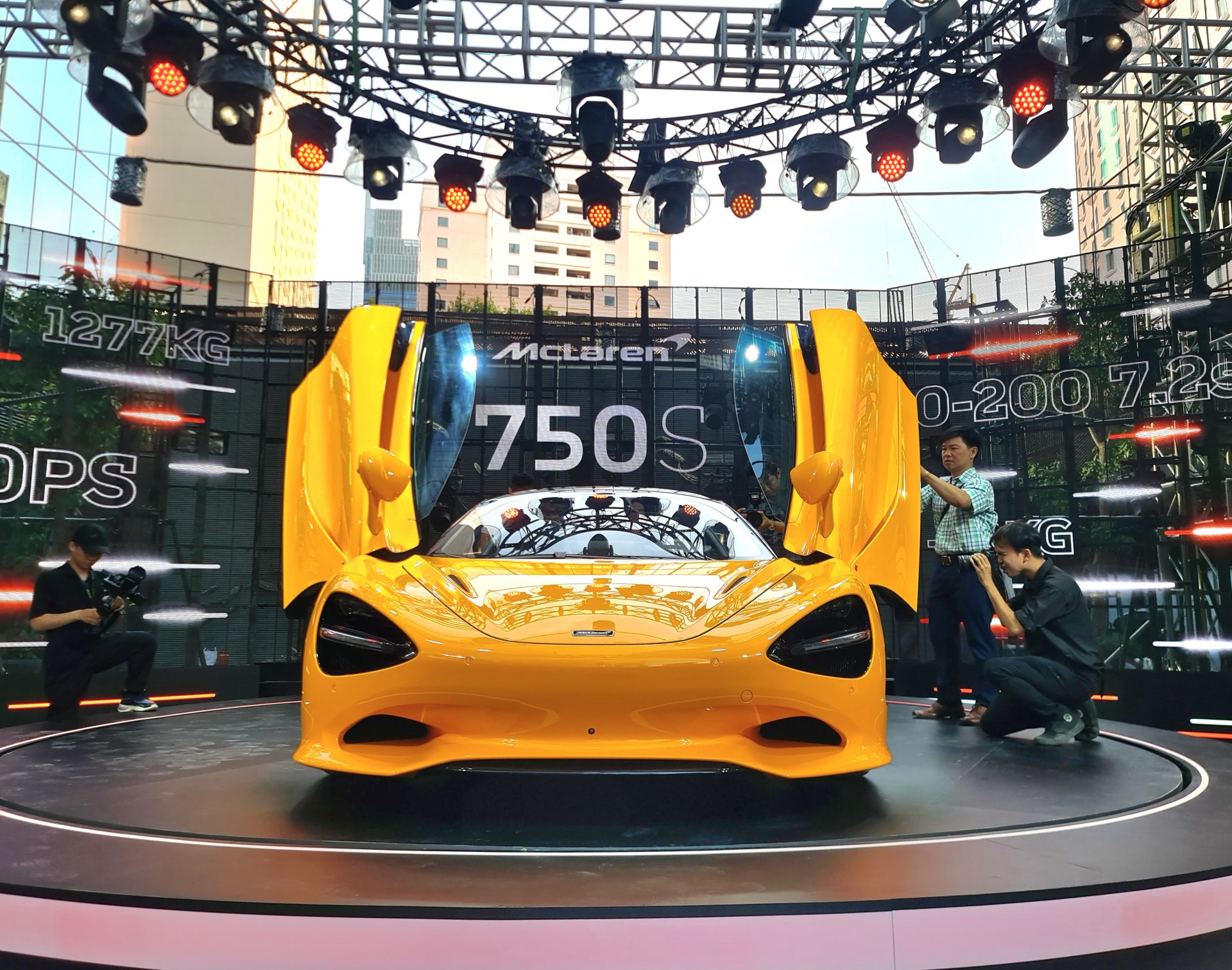 Siêu xe McLaren 750S Spider ra mắt tại Việt Nam với giá bán khởi điểm từ 21,7 tỷ đồng