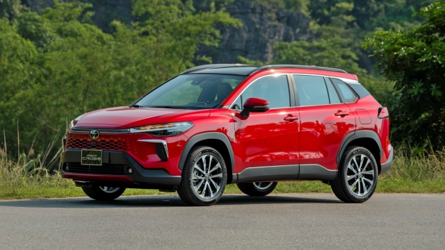 Giá lăn bánh Toyota Corolla Cross 2024 vừa ra mắt