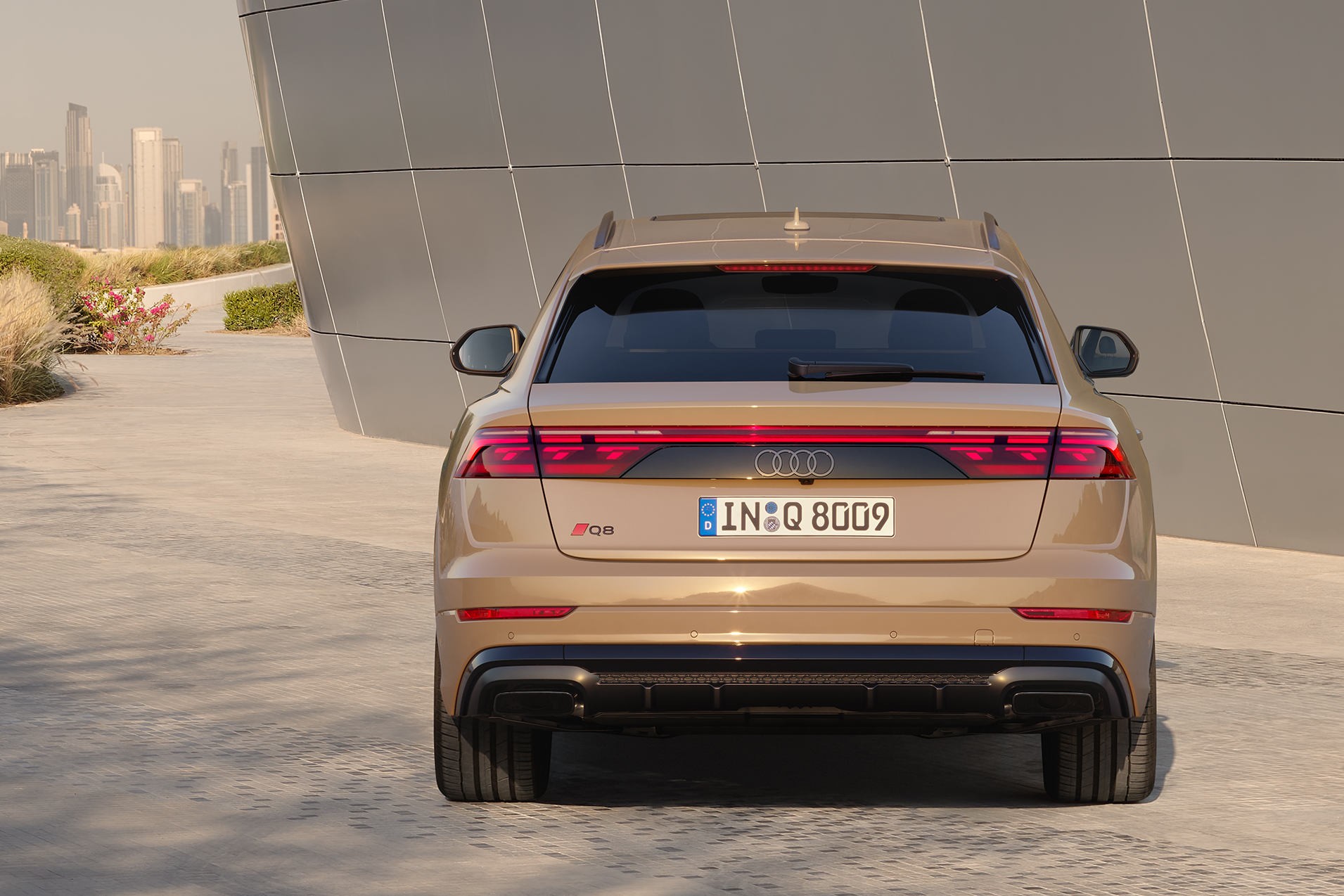 Audi Q8 2024 giá từ 4,1 tỷ đồng, chỉ có bản hybrid