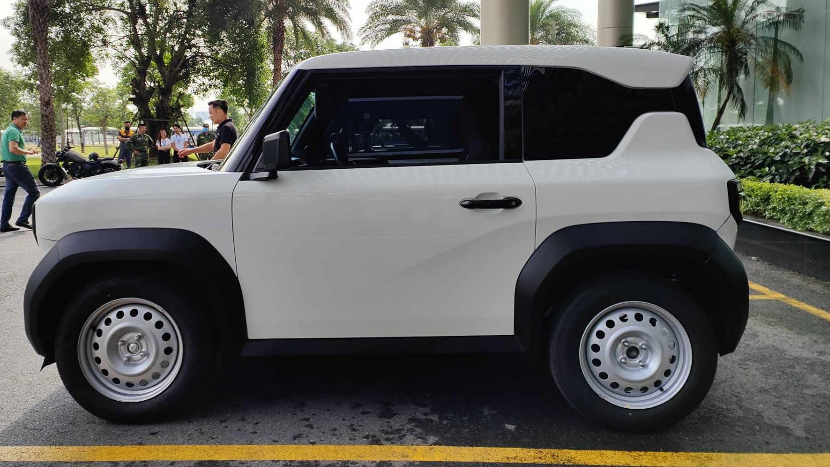 Ảnh thực tế đầu tiên nội thất, ngoại thất VinFast VF 3 phiên bản tiền sản xuất