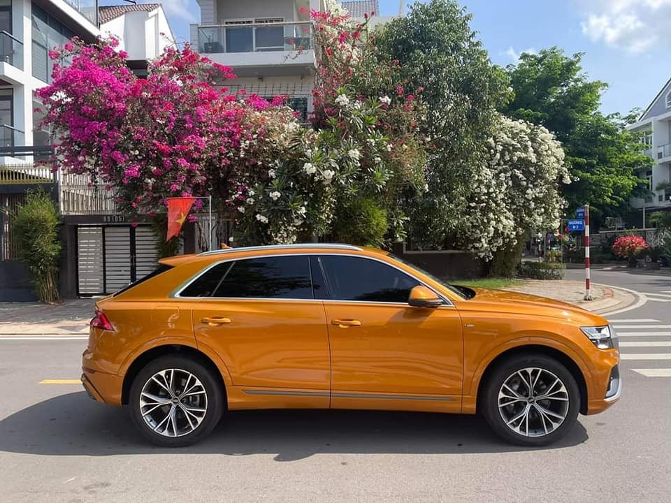 Audi Q8 vừa lăn bánh 2800 km đã rao bán với giá thấp hơn xe mới 1,5 tỉ đồng