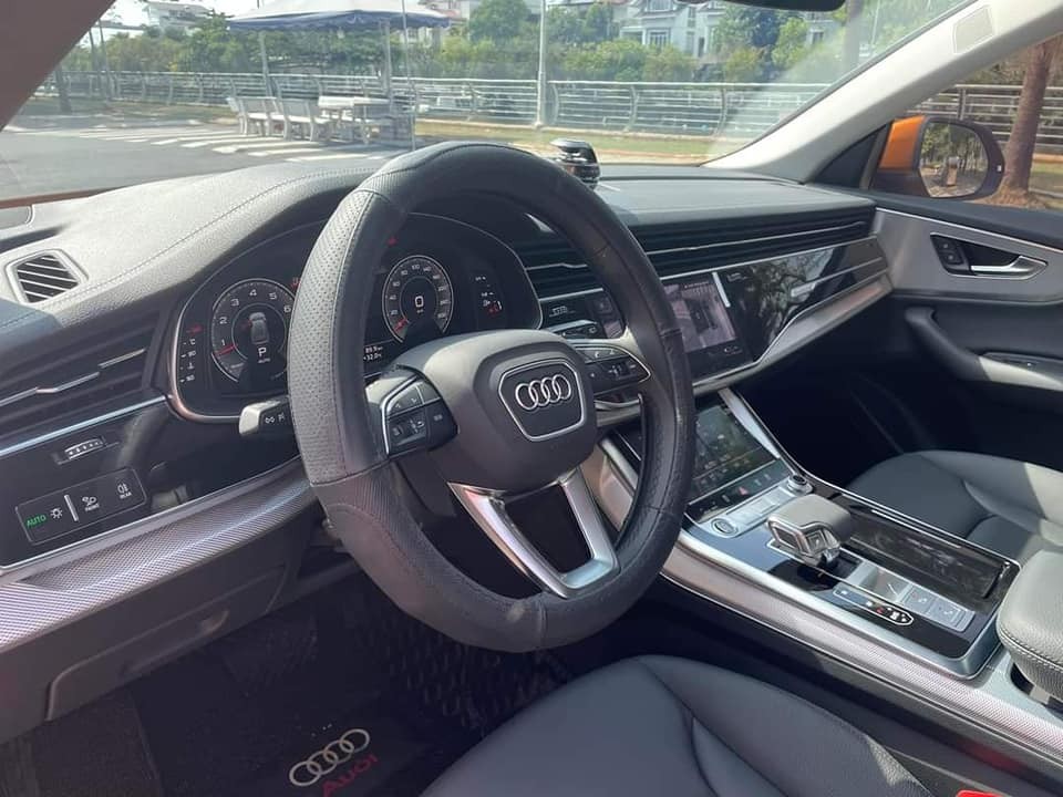 Audi Q8 vừa lăn bánh 2800 km đã rao bán với giá thấp hơn xe mới 1,5 tỉ đồng