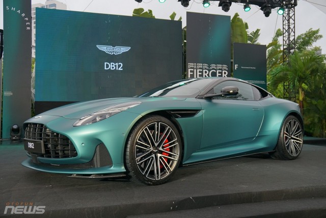 Aston Martin DB12 ra mắt, giá từ 19,5 tỷ đồng tại Việt Nam