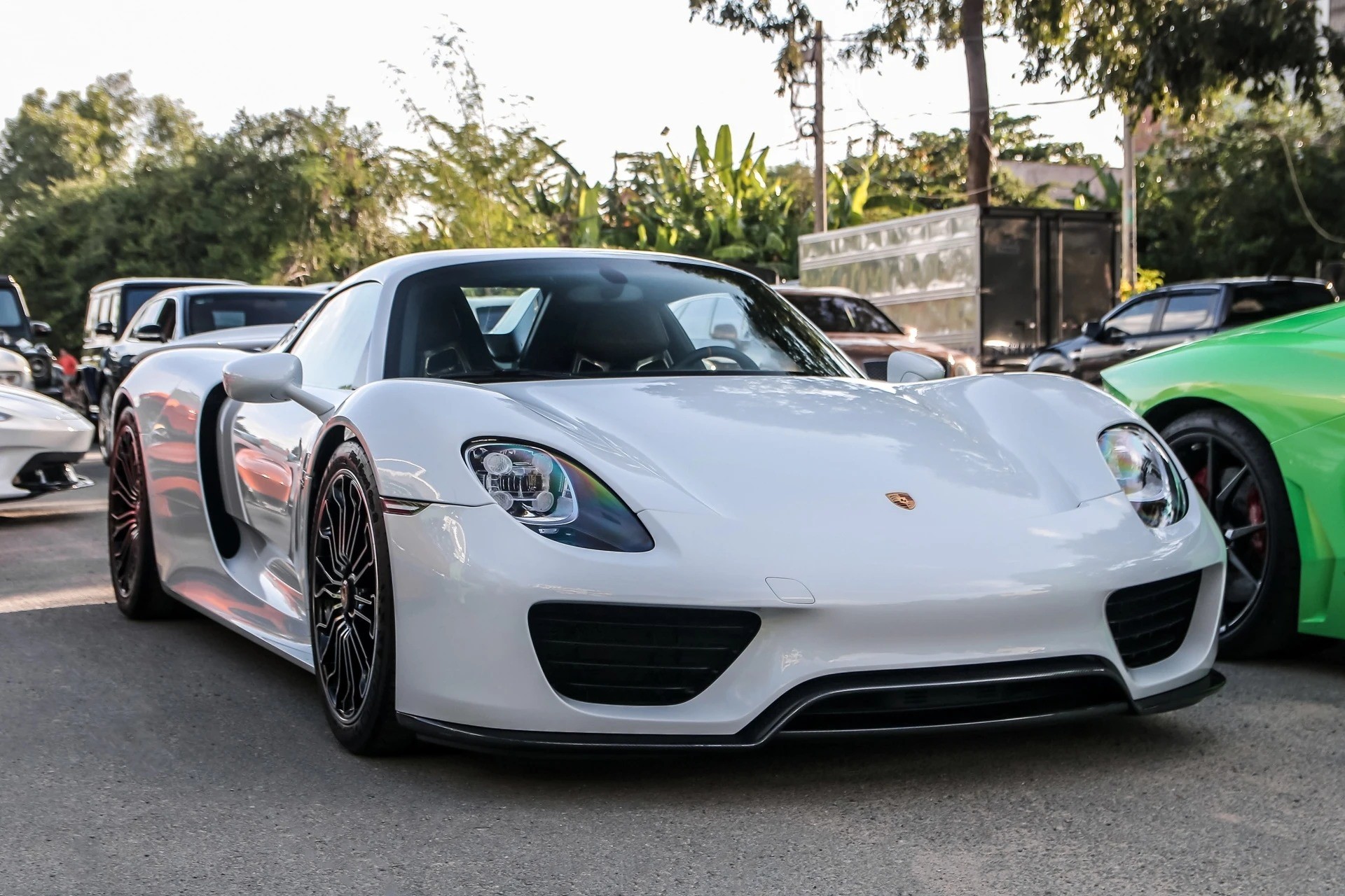 Ly kỳ chuyện Qua Vũ mua Porsche 918 Spyder 60 tỷ dù không thích xe hybrid