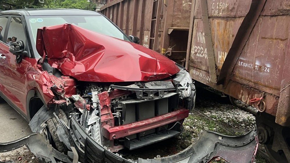 Vụ tàu hỏa đâm Hyundai Creta: Mỗi chuyên gia một ý kiến