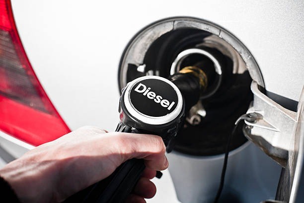 Người dùng ô tô Việt Nam gian nan tìm dầu diesel 0,001S cho xe đạt chuẩn khí thải mới