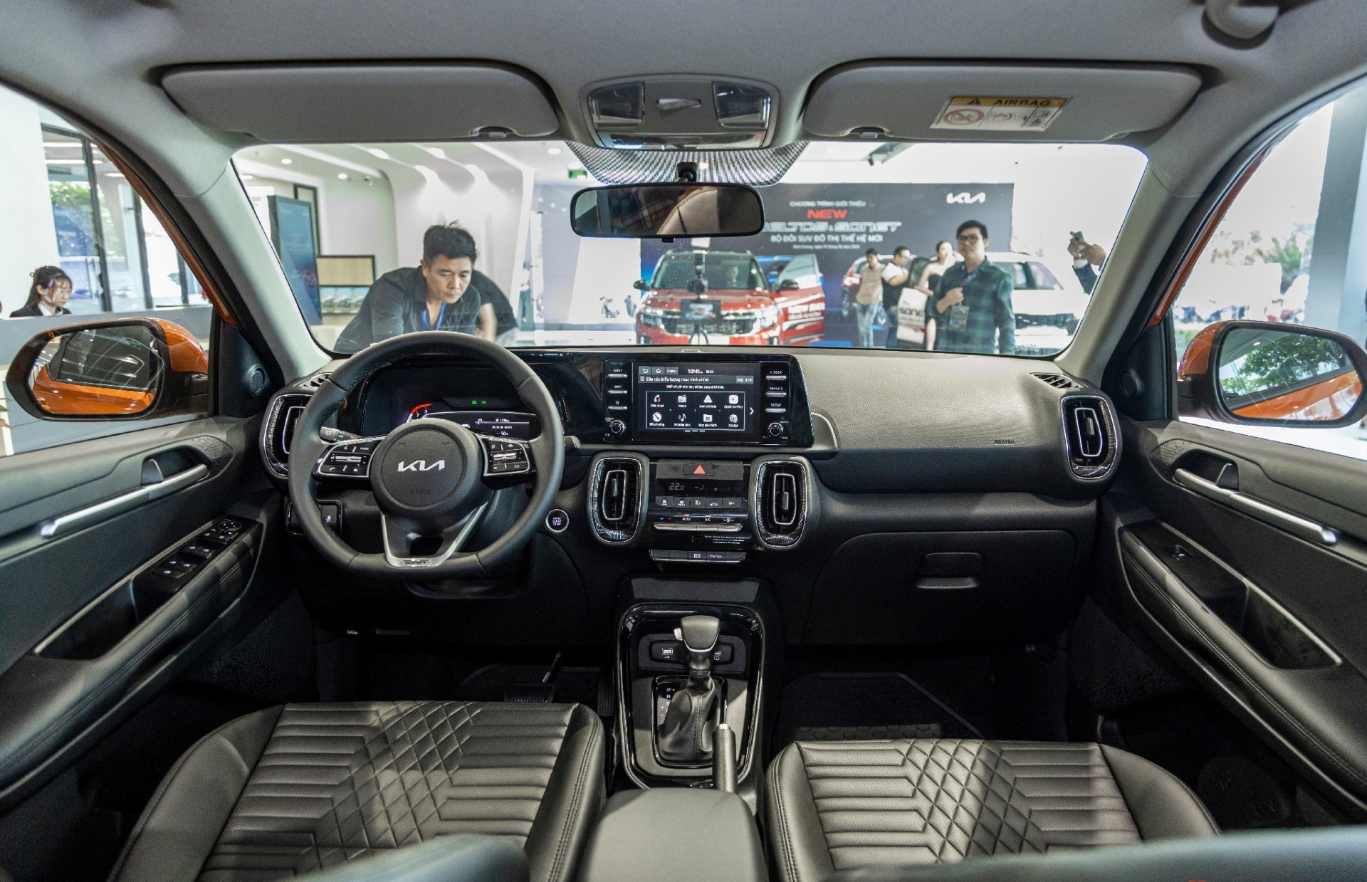 Cận cảnh Kia Sonet 2024 giá Premium, giá 619 triệu đồng Cận cảnh Kia Sonet 2024 giá Premium, giá 619 triệu đồng