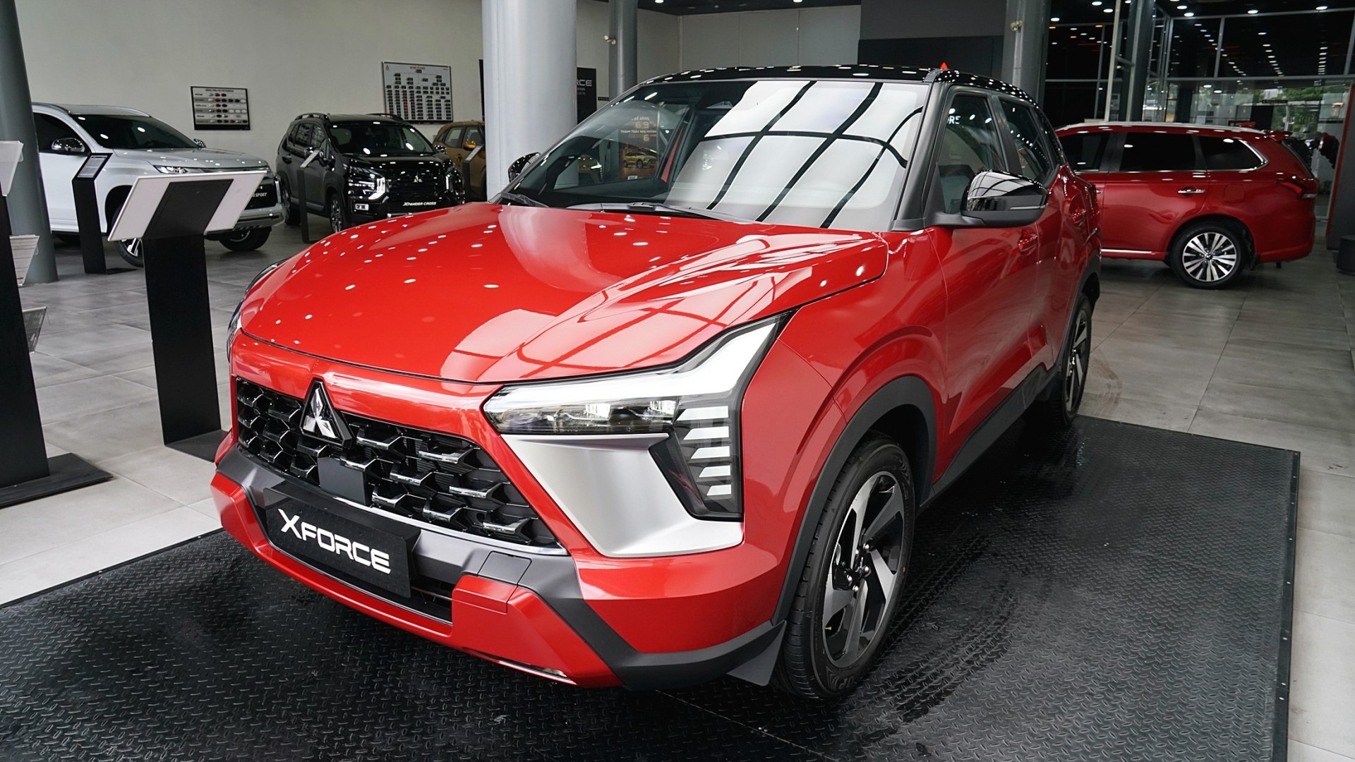 Mitsubishi Xforce Ultimate công bố giá 705 triệu đồng