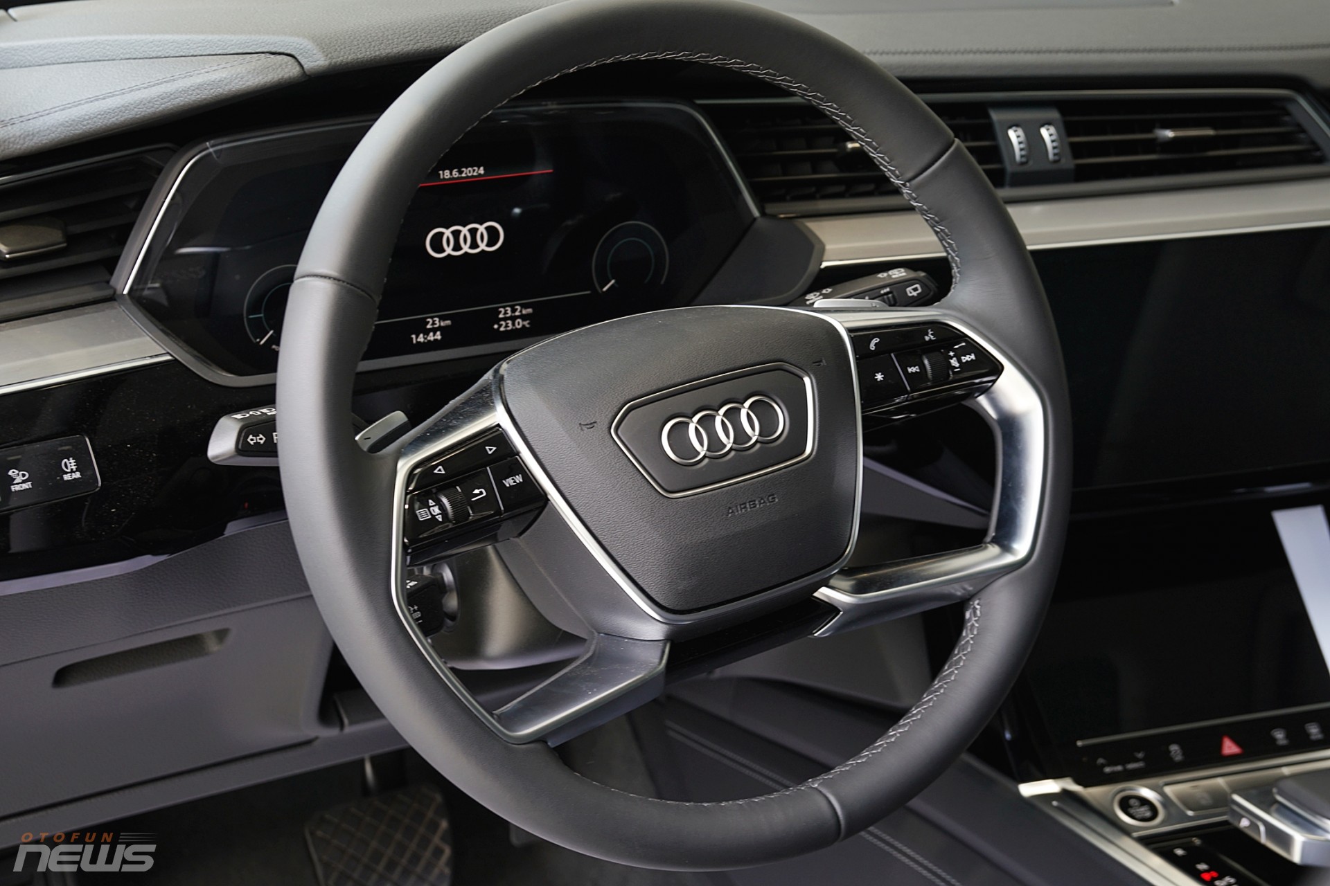 Audi Q8 e-tron ra mắt, xe điện hạng sang rẻ nhất Việt Nam