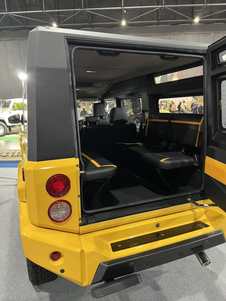 Transformer II, SUV địa hình Thái Lan nhái kiểu dáng Hummer có giá 1 tỷ đồng Transformer II, SUV địa hình Thái Lan nhái kiểu dáng Hummer có giá 1 tỷ đồng