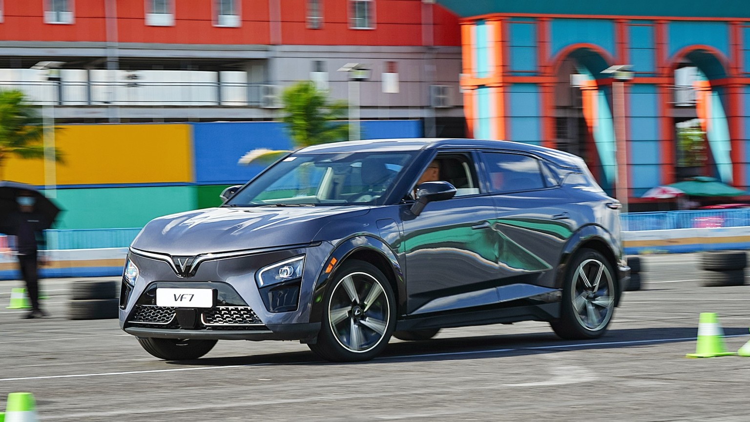 VinFast mang 6 mẫu ô tô và 4 mẫu xe máy tới chương trình lái thử xe ở PVOIL VGC 2025