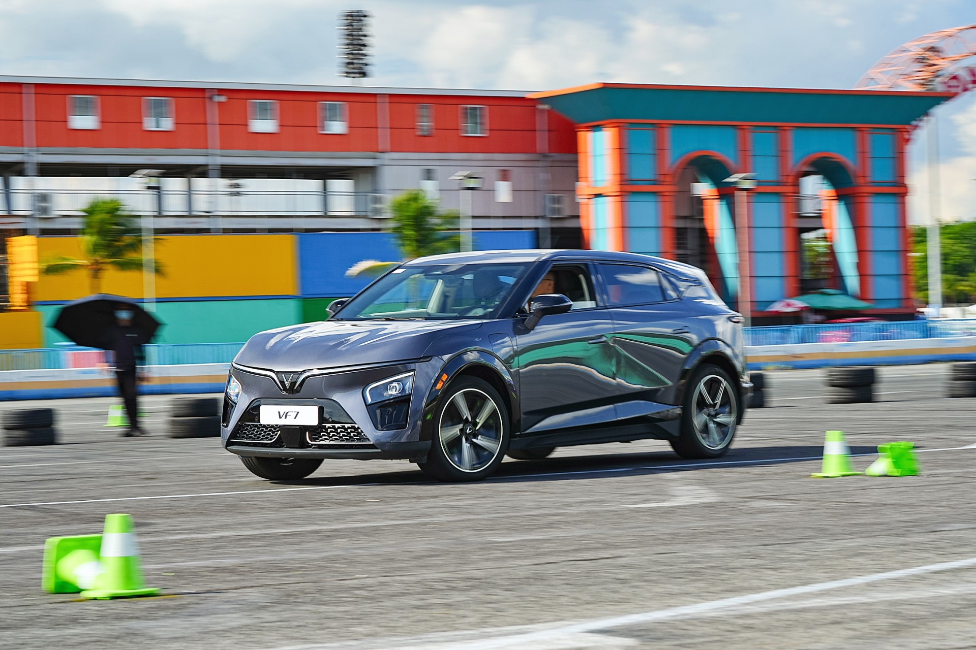 VinFast mang 6 mẫu ô tô và 4 mẫu xe máy tới chương trình lái thử xe ở PVOIL VGC 2025