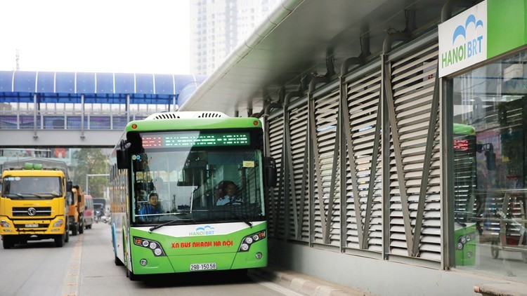 Làn BRT phân bằng nét liền khiến phương tiện khác đi vào sẽ vi phạm luật giao thông