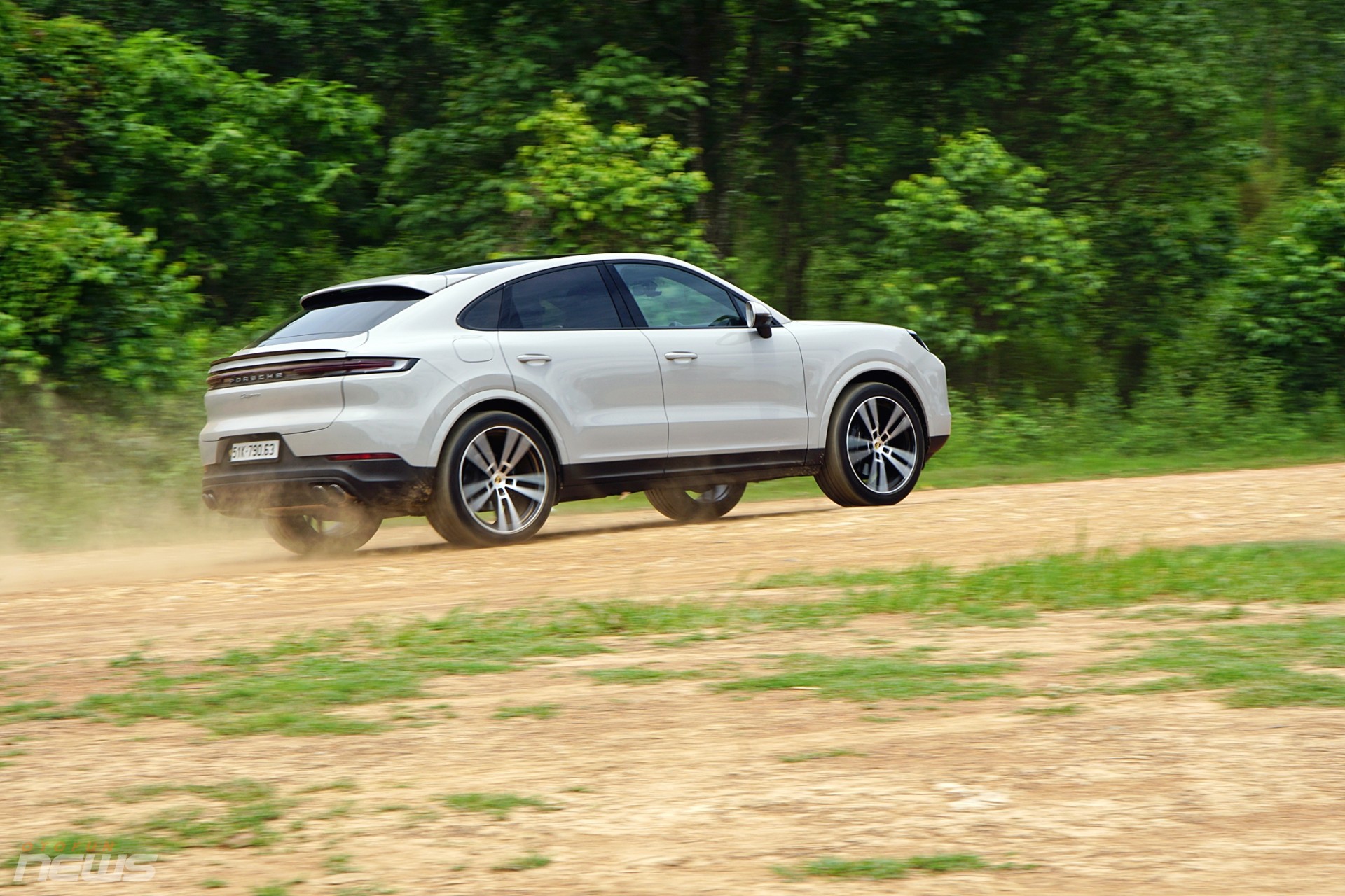 Đánh giá nhanh Porsche Cayenne Coupe 2024