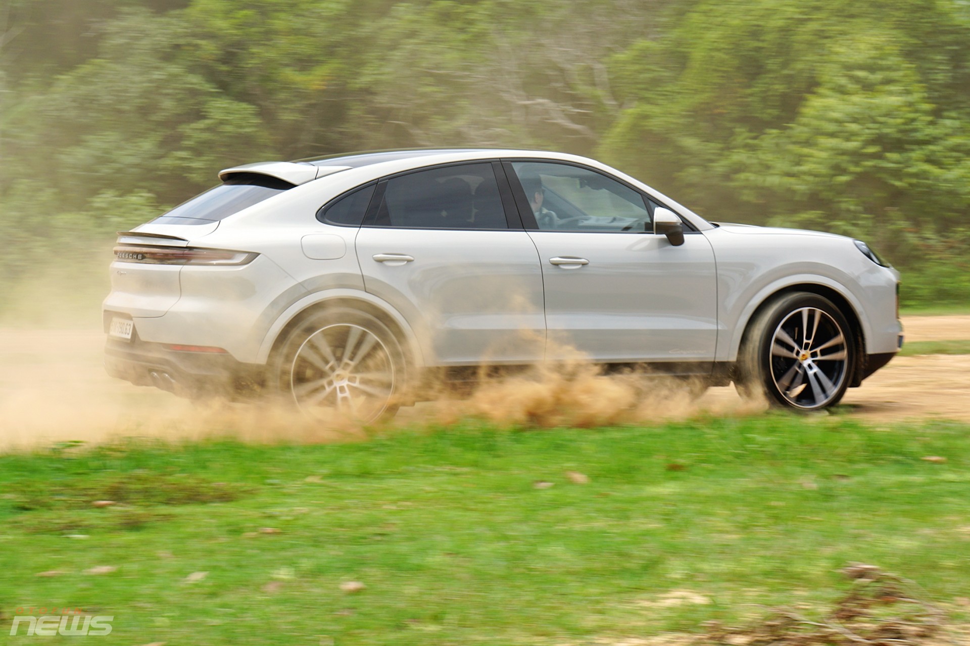 Đánh giá nhanh Porsche Cayenne Coupe 2024