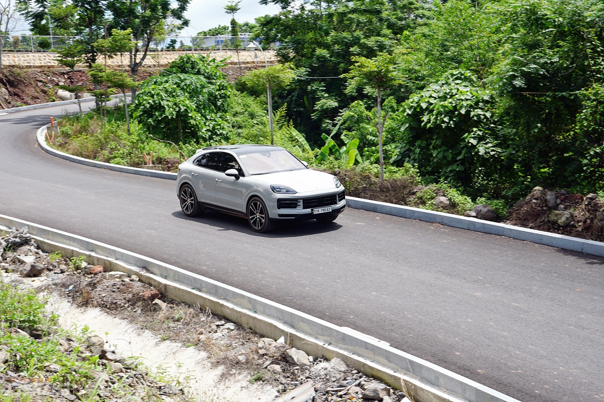 Đánh giá nhanh Porsche Cayenne Coupe 2024