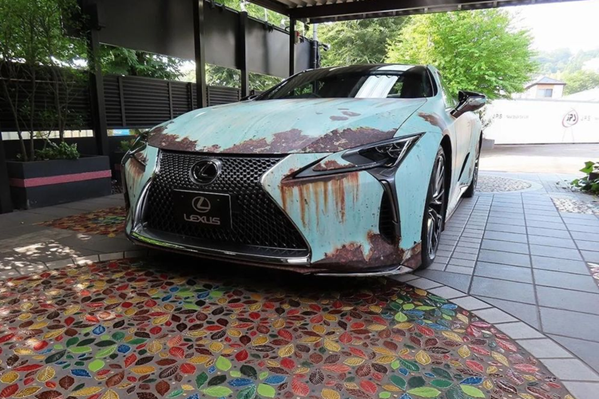 Lexus LC500 tiền tỷ mang vẻ ngoài