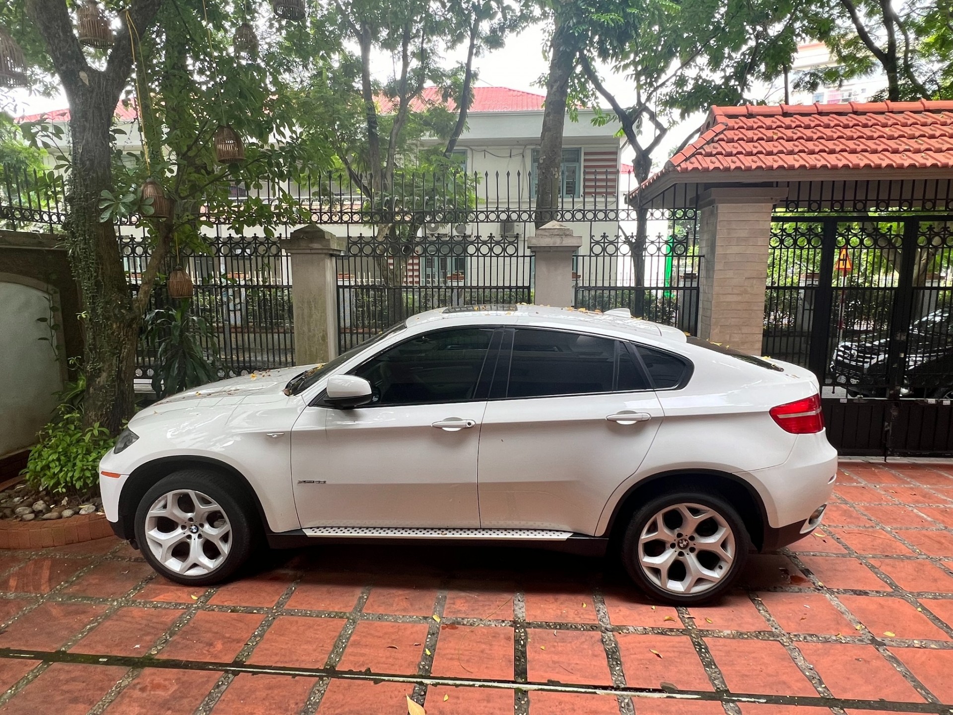 Bán xe BMW X6 cũ cực kỳ có tâm: Chủ xe phân tích rõ ưu nhược điểm, đã đăng kiểm xong tới tháng 2/2025