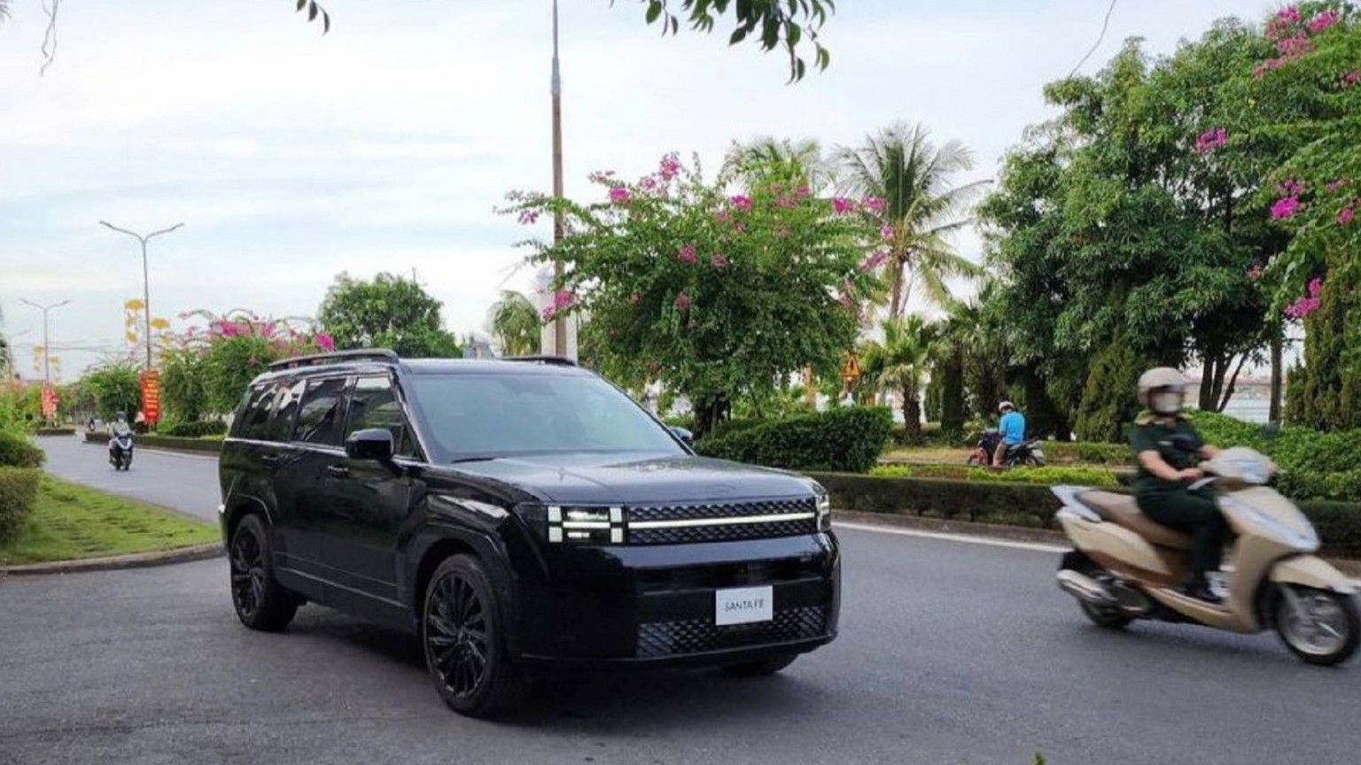 Không như lời đồn, Hyundai Santa Fe 2024 sắp ra mắt Việt Nam không có bản hybrid