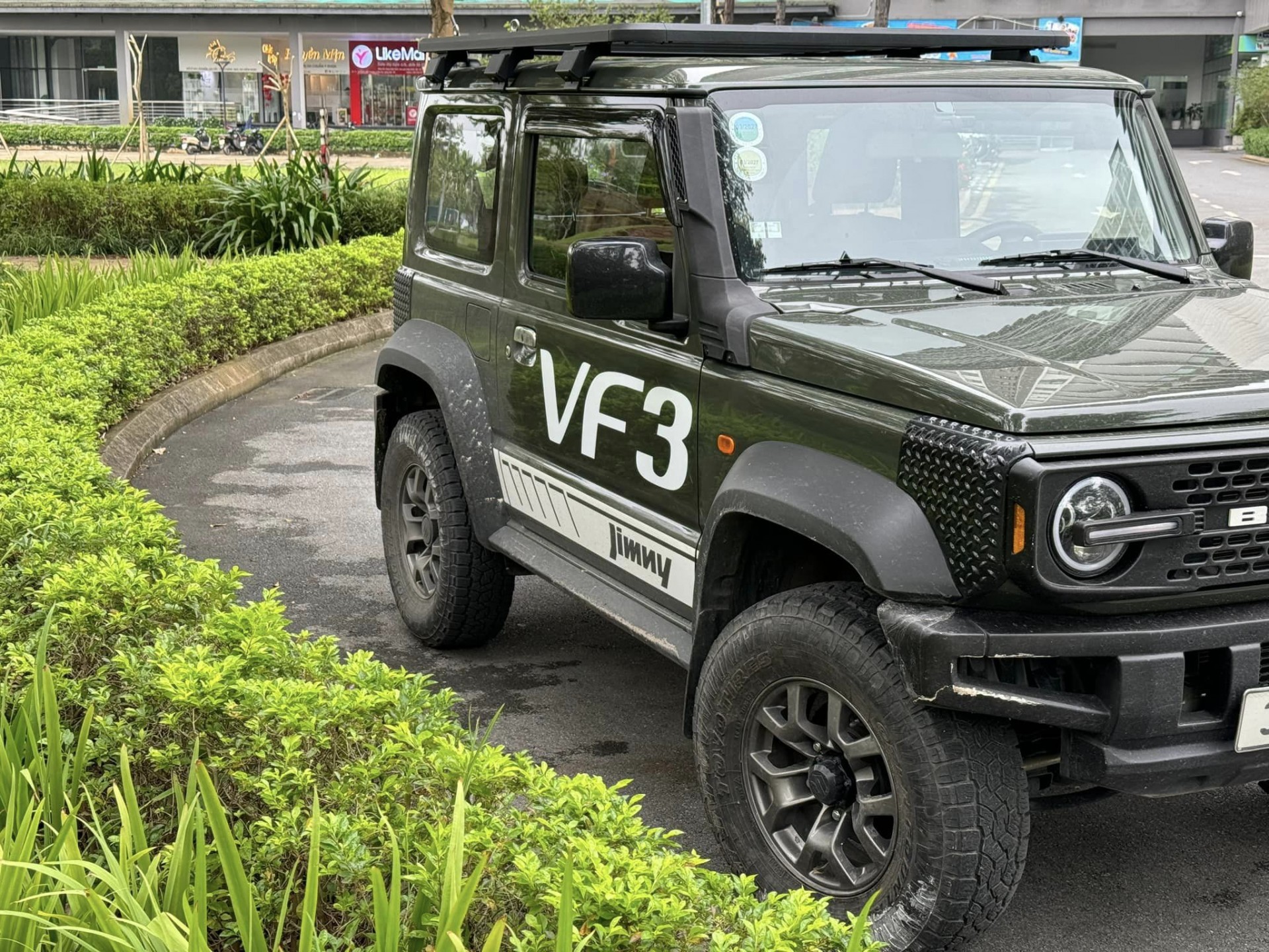 Mua Suzuki Jimny 'kèm lạc' 150 triệu đồng xong độ thành VinFast VF 3 vì yêu xe điện