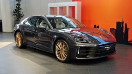 Cận cảnh Porsche Panamera thế hệ mới tại Việt Nam