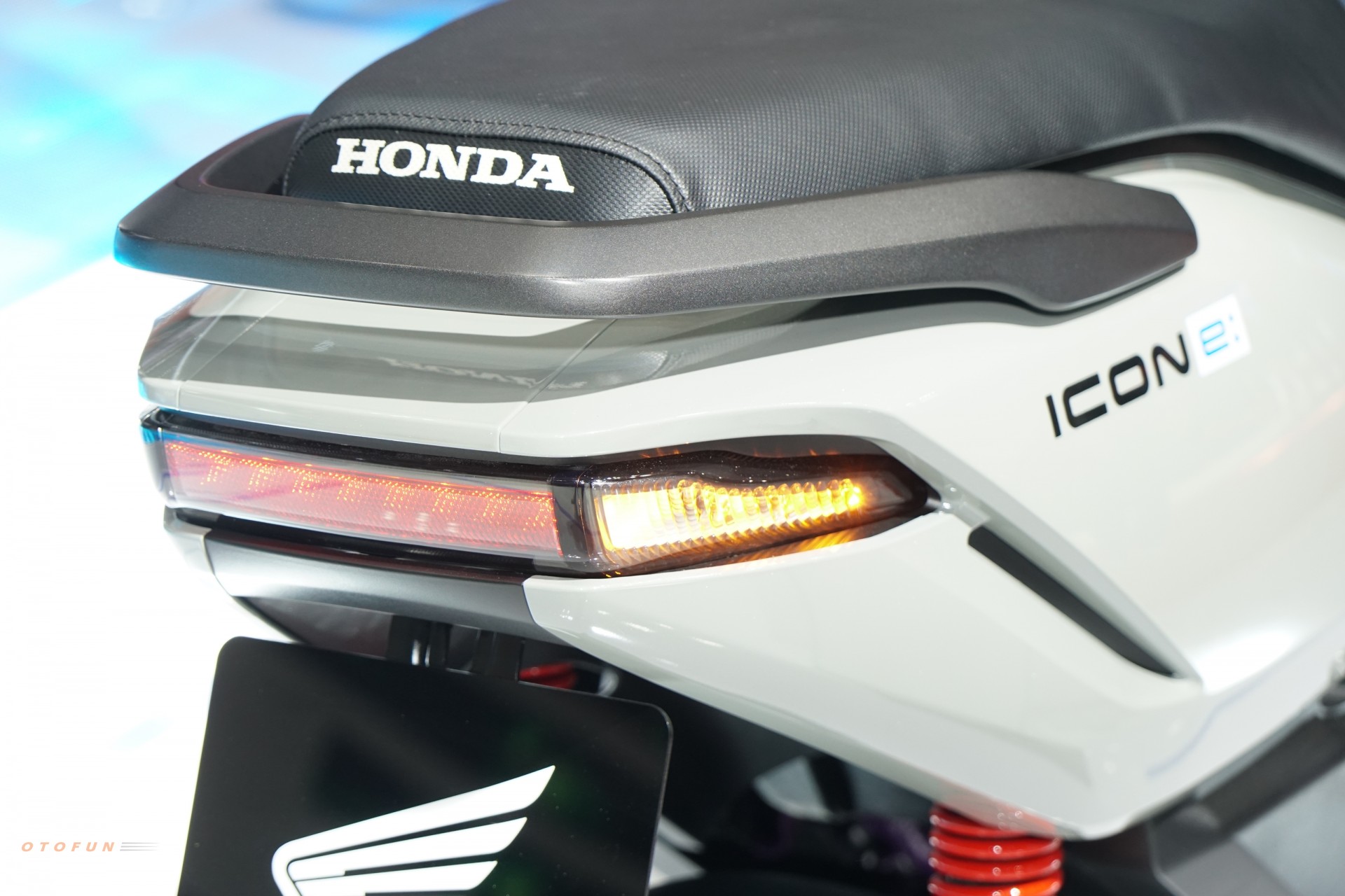 Chi tiết xe máy điện Honda ICON e: dành cho học sinh