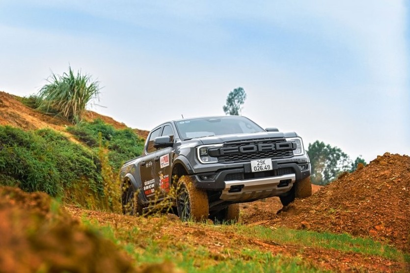 Ngắm 'quái thú' Ford Ranger Raptor hầm hố và uy lực tại PVOIL VOC 2024